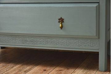 ペイント家具　可愛らしいデザインのイギリスアンティークチェスト(引き出し)