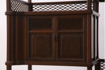 民芸家具　高級品!鉄刀木(タガヤサン)材製の重厚感ある飾り棚(陳列棚)