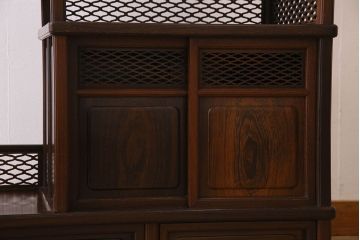 民芸家具　高級品!鉄刀木(タガヤサン)材製の重厚感ある飾り棚(陳列棚)