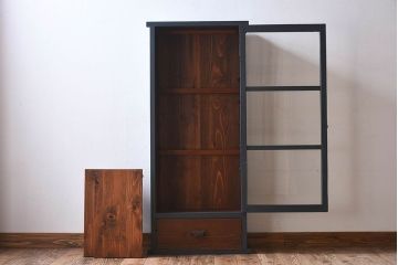 ペイント家具　シックなカラーがお洒落なキャビネット(収納棚、戸棚)