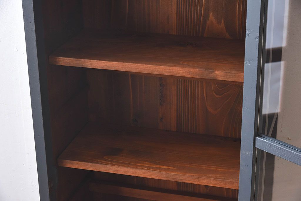 ペイント家具　シックなカラーがお洒落なキャビネット(収納棚、戸棚)