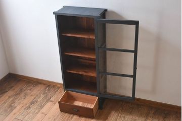 ペイント家具　シックなカラーがお洒落なキャビネット(収納棚、戸棚)