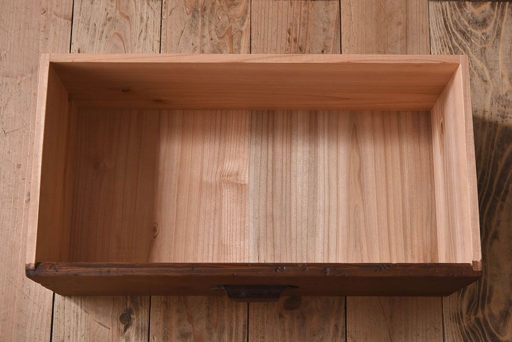 ペイント家具　シックなカラーがお洒落なキャビネット(収納棚、戸棚)