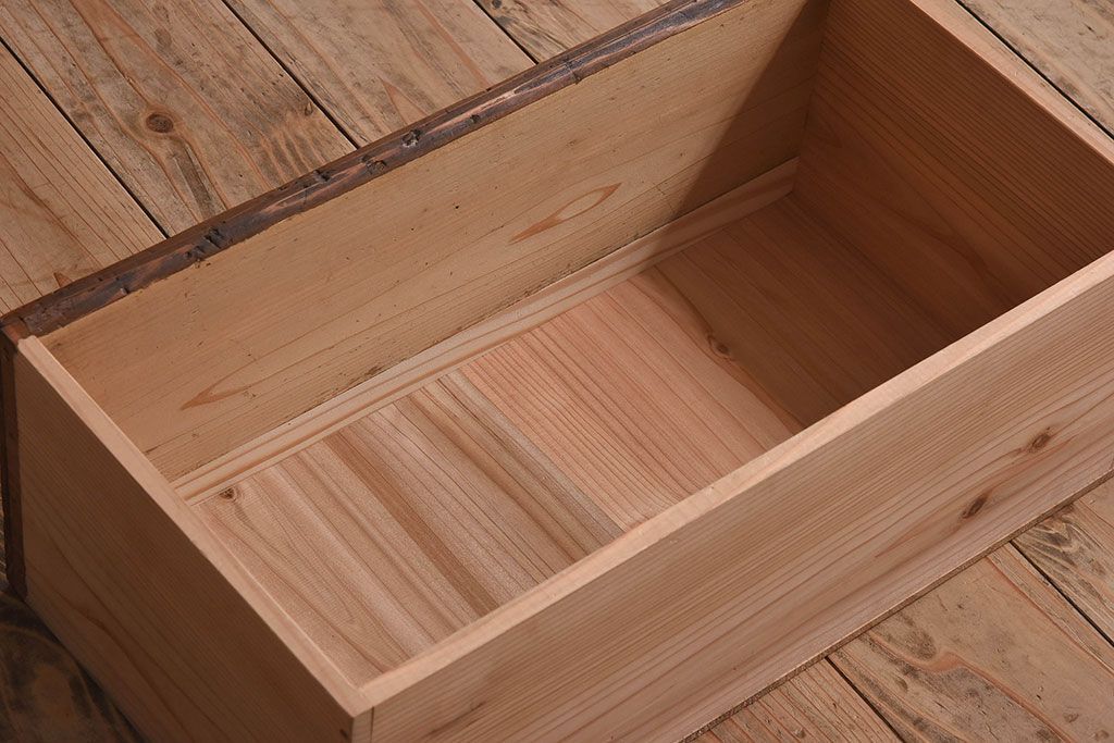 ペイント家具　シックなカラーがお洒落なキャビネット(収納棚、戸棚)