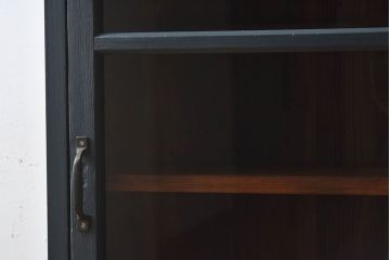 ペイント家具　シックなカラーがお洒落なキャビネット(収納棚、戸棚)