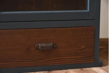 ペイント家具　シックなカラーがお洒落なキャビネット(収納棚、戸棚)