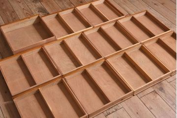 レトロ家具　和製アンティーク　栓材　11杯付き!昭和レトロな小引き出し