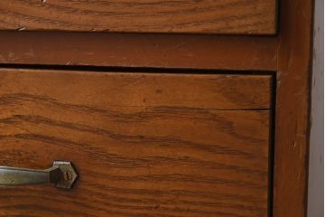 アンティーク雑貨　昭和レトロ　和製アンティーク　古い木製の縦型引き出し(ドロワー、チェスト)