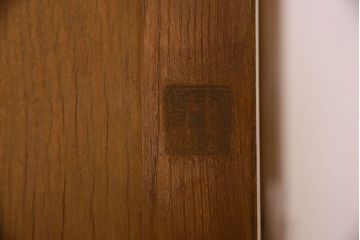 レトロ家具　和製アンティーク　昭和レトロなデザインが魅力的な重ね食器棚(収納棚)