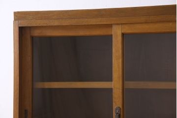 レトロ家具　和製アンティーク　昭和レトロなデザインが魅力的な重ね食器棚(収納棚)