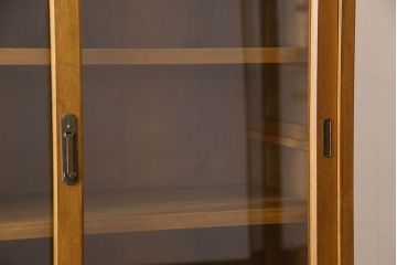 レトロ家具　和製アンティーク　昭和レトロなデザインが魅力的な重ね食器棚(収納棚)