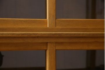 レトロ家具　和製アンティーク　昭和レトロなデザインが魅力的な重ね食器棚(収納棚)