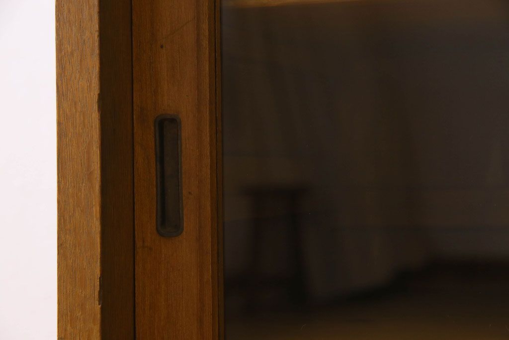 レトロ家具　和製アンティーク　昭和レトロなデザインが魅力的な重ね食器棚(収納棚)