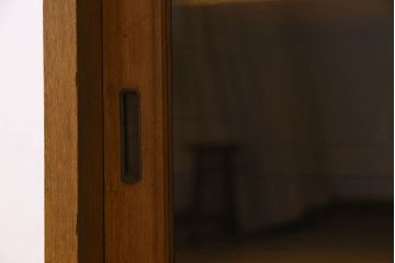 レトロ家具　和製アンティーク　昭和レトロなデザインが魅力的な重ね食器棚(収納棚)