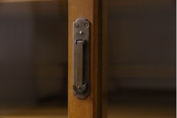 レトロ家具　和製アンティーク　昭和レトロなデザインが魅力的な重ね食器棚(収納棚)