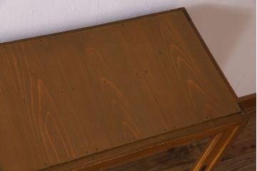 レトロ家具　和製アンティーク　昭和レトロなデザインが魅力的な重ね食器棚(収納棚)