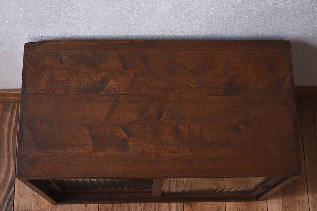 アンティーク家具　和製アンティーク　お洒落なチェッカーガラス入り!小さな収納棚(戸棚)