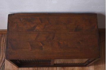 アンティーク家具　和製アンティーク　お洒落なチェッカーガラス入り!小さな収納棚(戸棚)