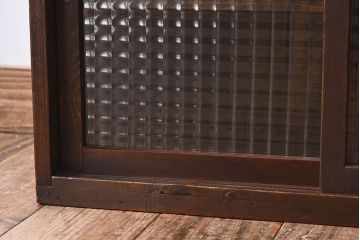 アンティーク家具　和製アンティーク　お洒落なチェッカーガラス入り!小さな収納棚(戸棚)