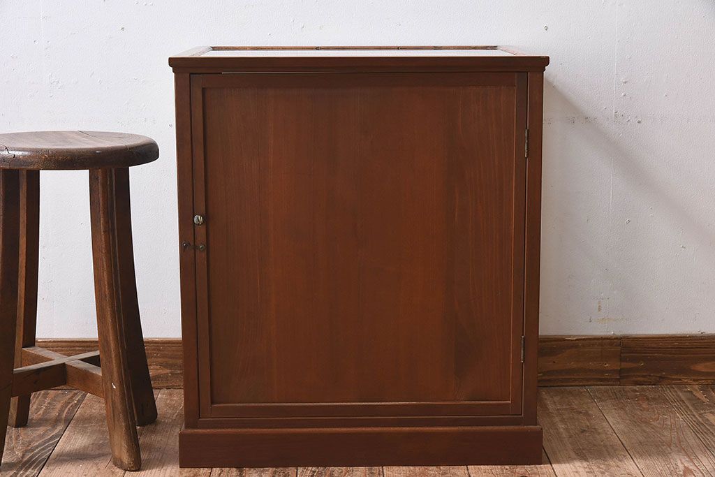 アンティーク雑貨　和製アンティーク　使い勝手のよい小振りなガラスケース