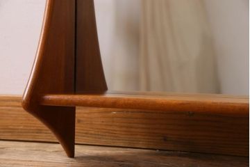 アンティーク雑貨　北欧家具　珍しいデザインの壁掛けミラー(鏡、ウォールミラー)