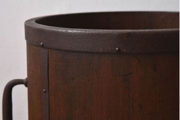 アンティーク雑貨　和製アンティーク　古い木の質感が味わい深い一斗升(一斗マス)