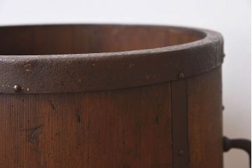 アンティーク雑貨　和製アンティーク　古い木の質感が味わい深い一斗升(一斗マス)