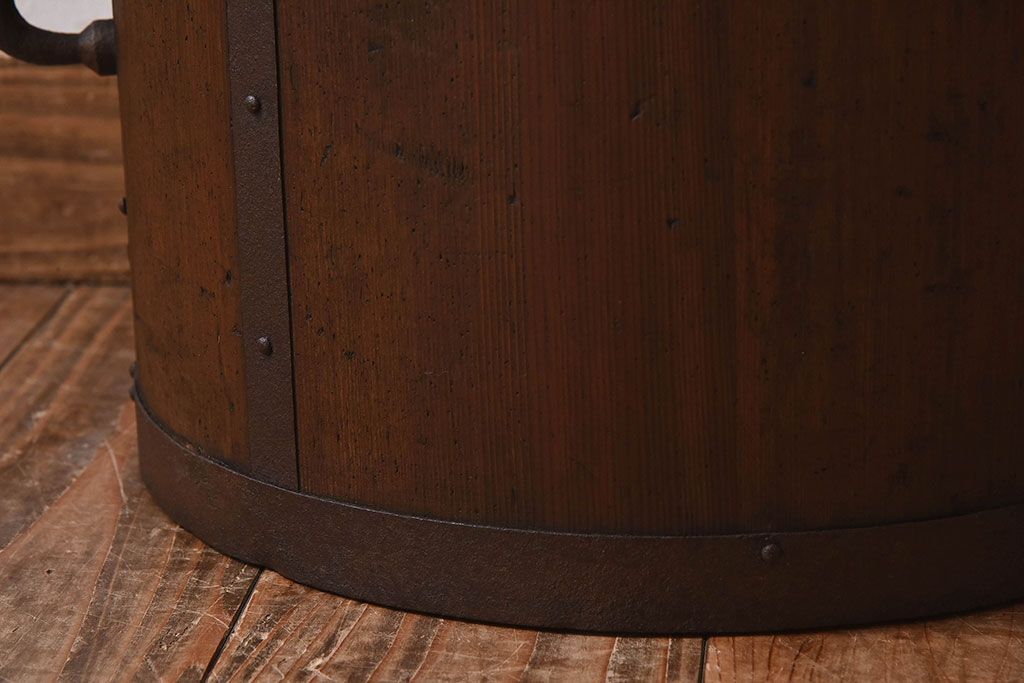 アンティーク雑貨　和製アンティーク　古い木の質感が味わい深い一斗升(一斗マス)