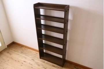 レトロ家具　昭和レトロ　ラワン材製の縦型アンティーク本棚(飾り棚)(1)