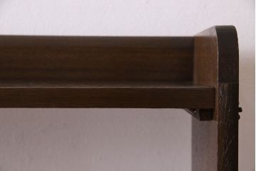 レトロ家具　昭和レトロ　ラワン材製の縦型アンティーク本棚(飾り棚)(1)