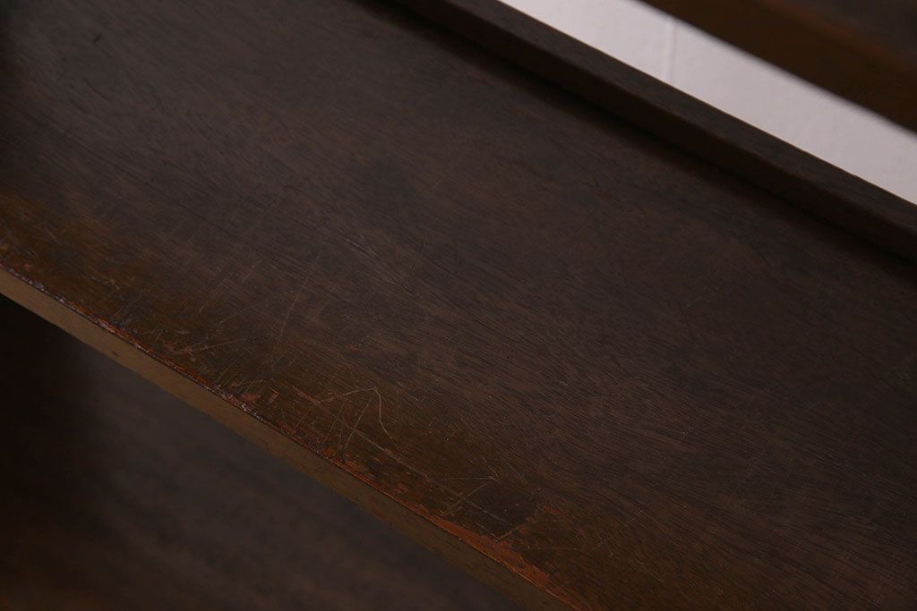 レトロ家具　昭和レトロ　ラワン材製の縦型アンティーク本棚(飾り棚)(1)