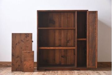 レトロ家具　昭和レトロ　古い木の質感が味わい深いアンティーク収納棚(戸棚、下駄箱)(1)