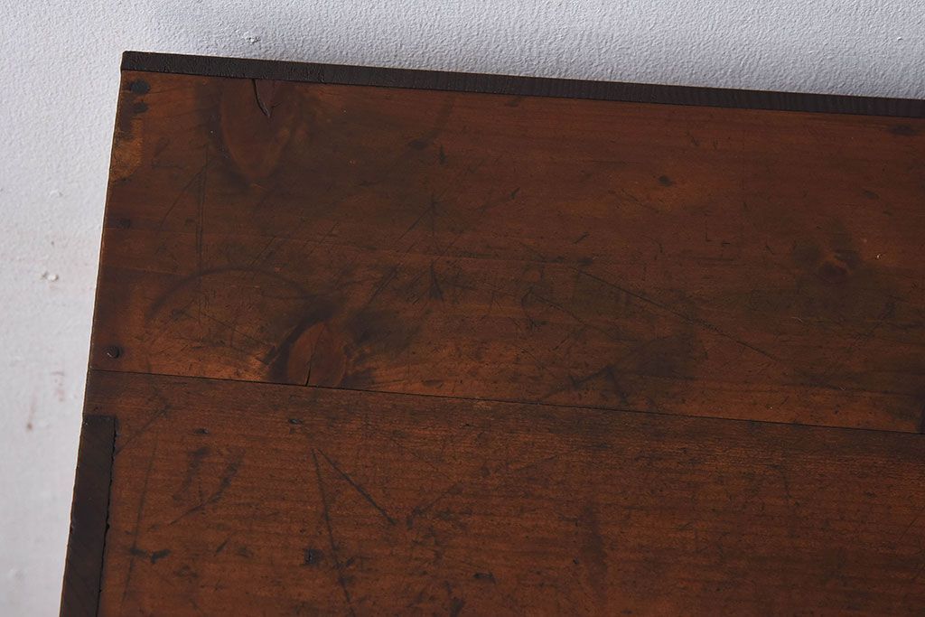 レトロ家具　昭和レトロ　古い木の質感が味わい深いアンティーク収納棚(戸棚、下駄箱)(1)