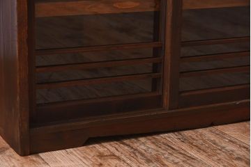 レトロ家具　昭和レトロ　古い木の質感が味わい深いアンティーク収納棚(戸棚、下駄箱)(1)