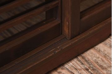 レトロ家具　昭和レトロ　古い木の質感が味わい深いアンティーク収納棚(戸棚、下駄箱)(1)