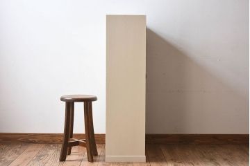 ペイント家具　格子の扉がおしゃれな収納棚(飾り棚、戸棚)