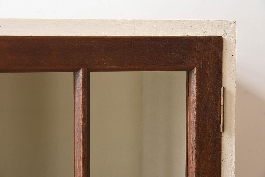 ペイント家具　格子の扉がおしゃれな収納棚(飾り棚、戸棚)