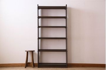 レトロ家具　昭和レトロ　ラワン材製の縦型アンティーク本棚(飾り棚)(2)