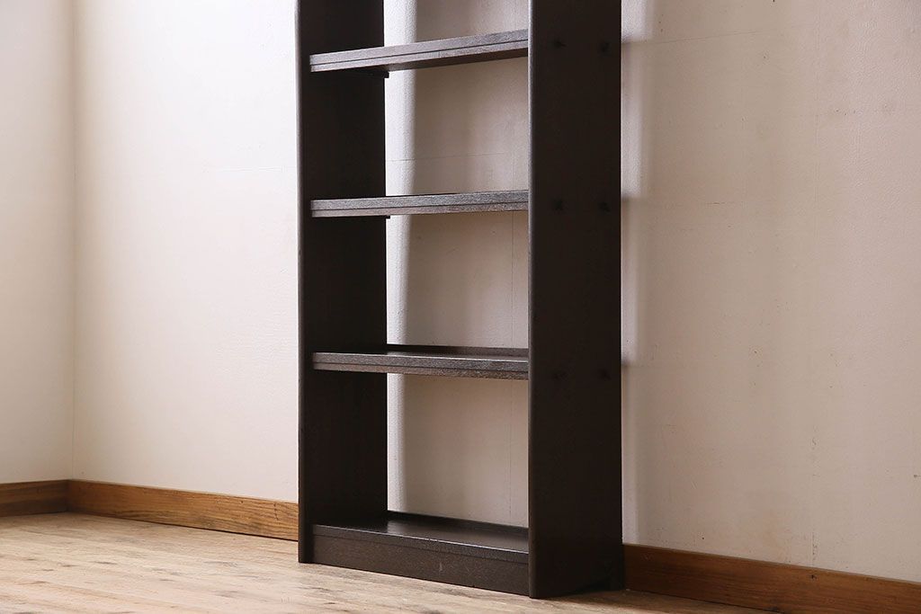 レトロ家具　昭和レトロ　ラワン材製の縦型アンティーク本棚(飾り棚)(2)