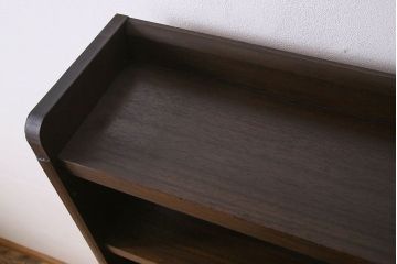 レトロ家具　昭和レトロ　ラワン材製の縦型アンティーク本棚(飾り棚)(2)