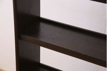 レトロ家具　昭和レトロ　ラワン材製の縦型アンティーク本棚(飾り棚)(2)