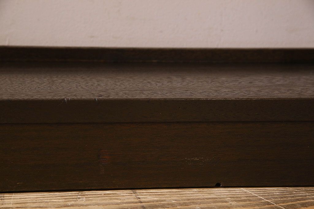 レトロ家具　昭和レトロ　ラワン材製の縦型アンティーク本棚(飾り棚)(2)