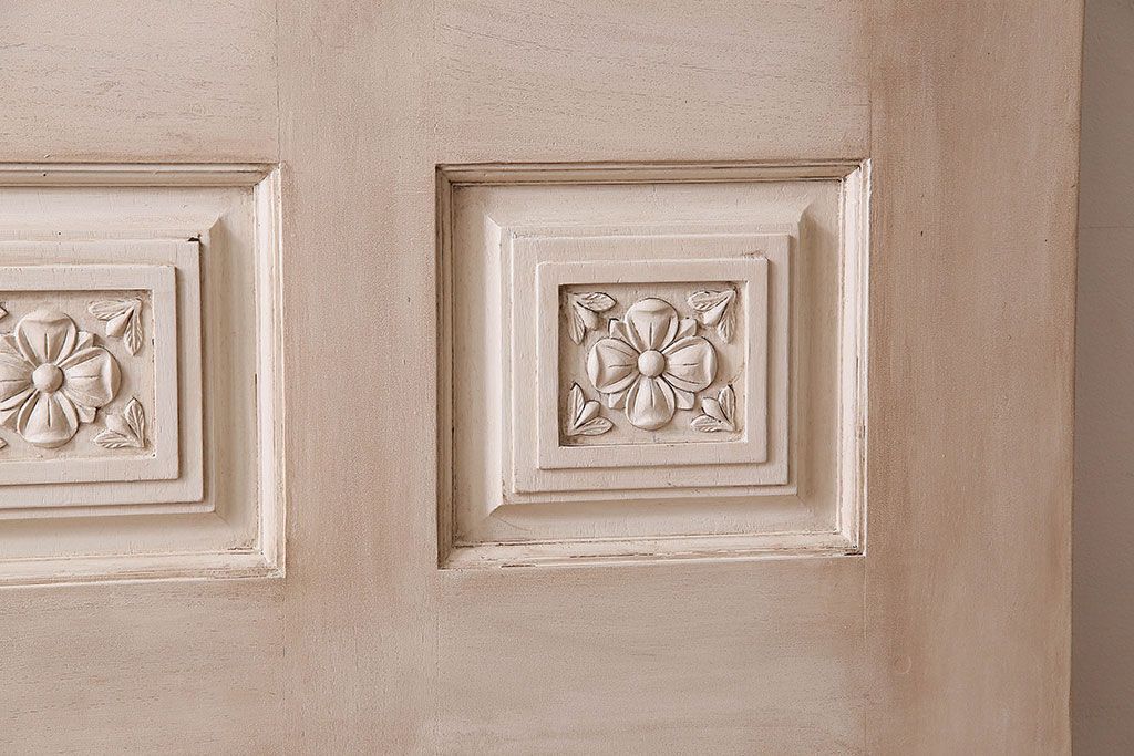 アンティークペイント　上品なデザインのドア(扉)(1)