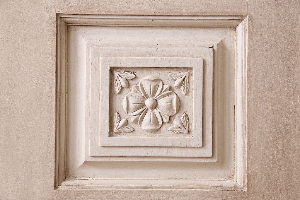 アンティークペイント　上品なデザインのドア(扉)(1)