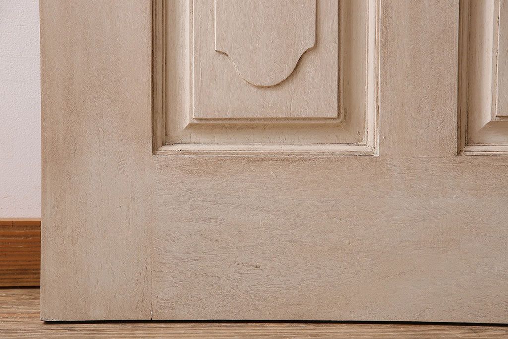 アンティークペイント　上品なデザインのドア(扉)(1)