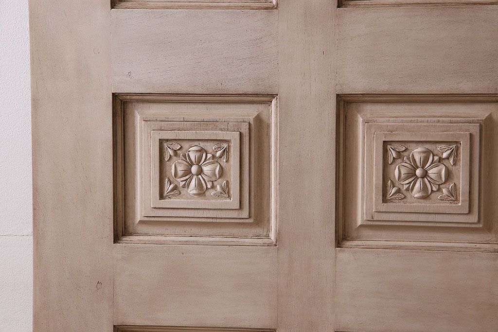 アンティークペイント　上品なデザインのドア(扉)(1)