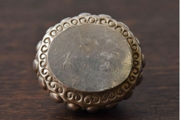アンティーク雑貨　イギリスビンテージ　華麗なデザインの小物入れ(アクセサリーケース、小物収納箱、小箱)