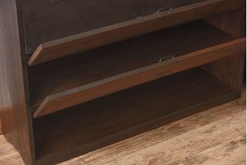 レトロ家具　和製アンティーク　古い木製のレトロなパタパタ収納棚(下駄箱)