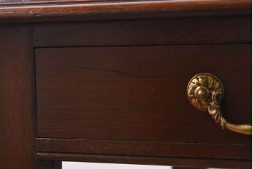 アンティーク家具　イギリスアンティーク　レザートップ　引き出し二杯付き!ウォールナット材の平机