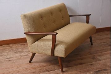 レトロ家具　ビンテージ　アーム付き!レトロな2.5人掛けソファ